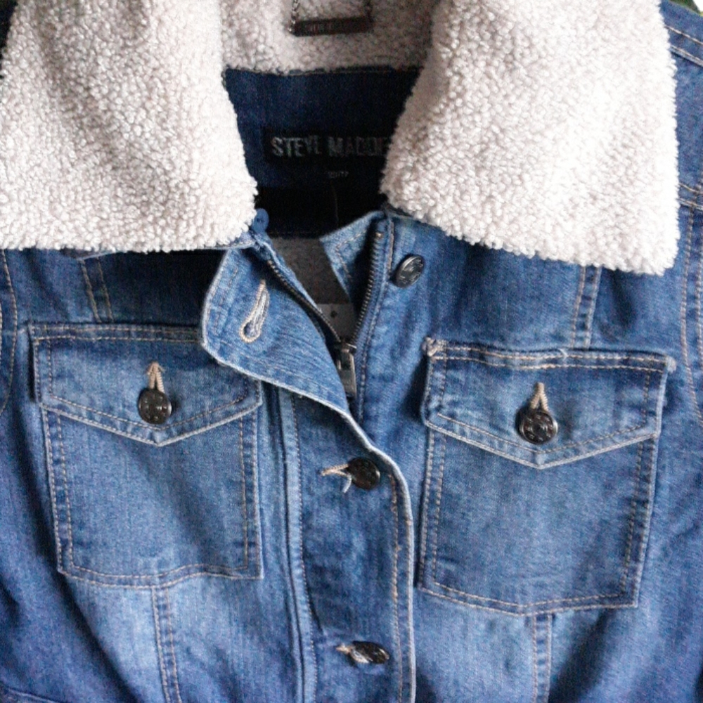 Steve Madden Blue Denim Jacket with removable Cream Sherpa Collar - Picture 2 of 10